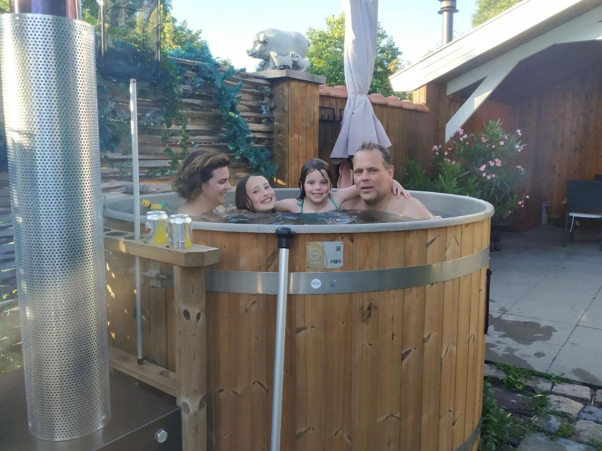 Chalet "Het Biggetje" Hottub - Sauna Volkel Exterior foto