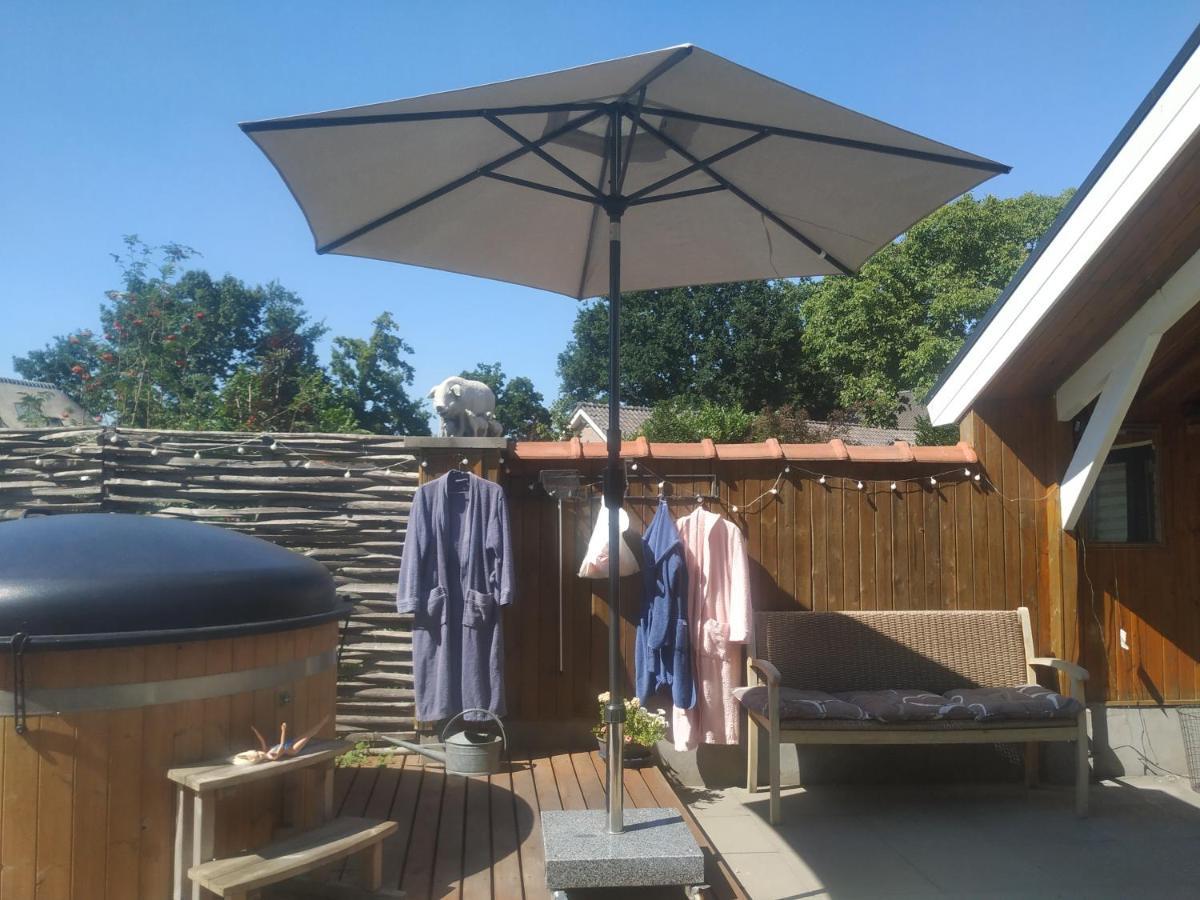 Chalet "Het Biggetje" Hottub - Sauna Volkel Exterior foto